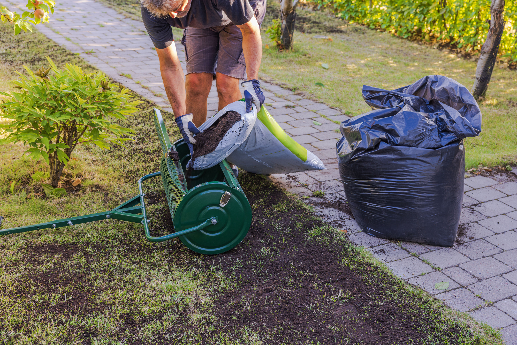 Topdressing Your Lawn: Should You Do It Before Winter?